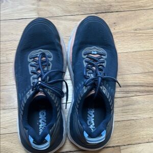 Hoka Bondi Women’s 11 D (wide)Blue Athletic Shoes great condition